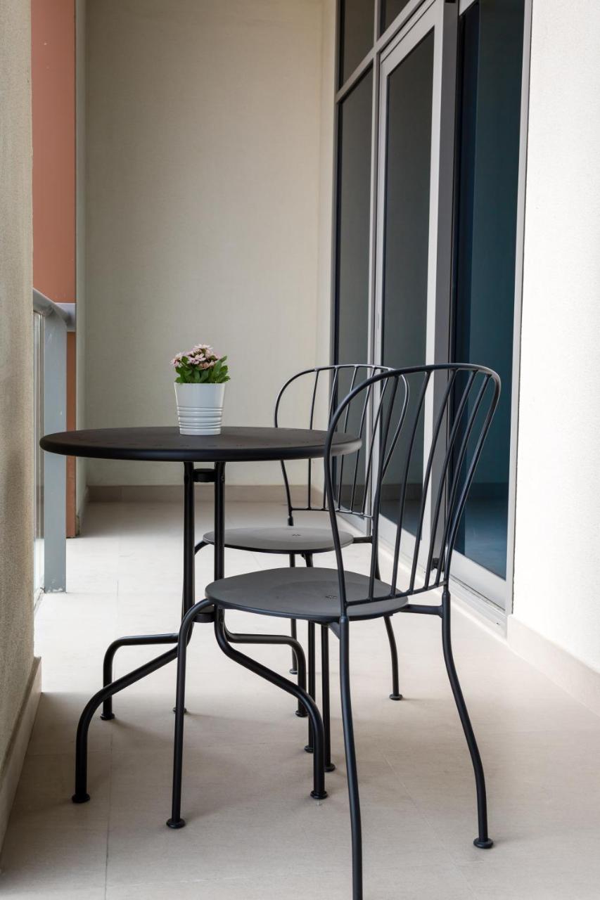 Higuests - Wharf Apartment *