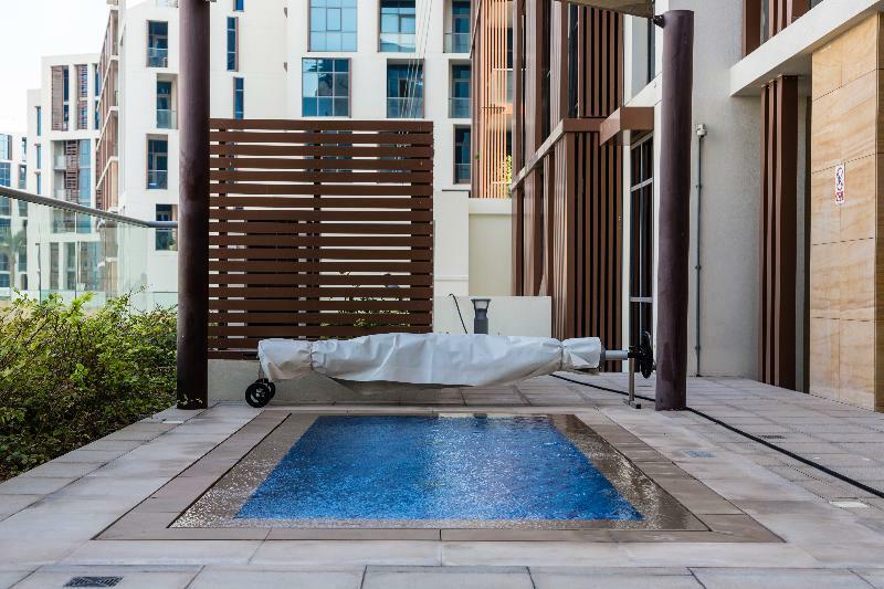 Higuests - Wharf Apartment Dubai